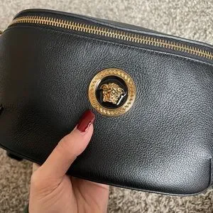 VERSACE クラッチバッグ ゴールド ネイビー グレカ ストラス バタフライ サングラス ブラック,ゴールド